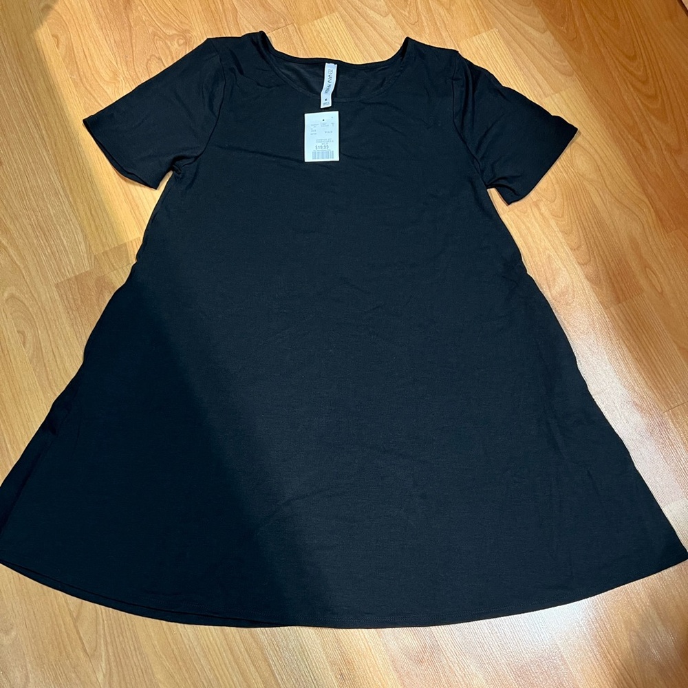 2/$30 - Zenana Premium Short Sleeve Black Dress (US M)